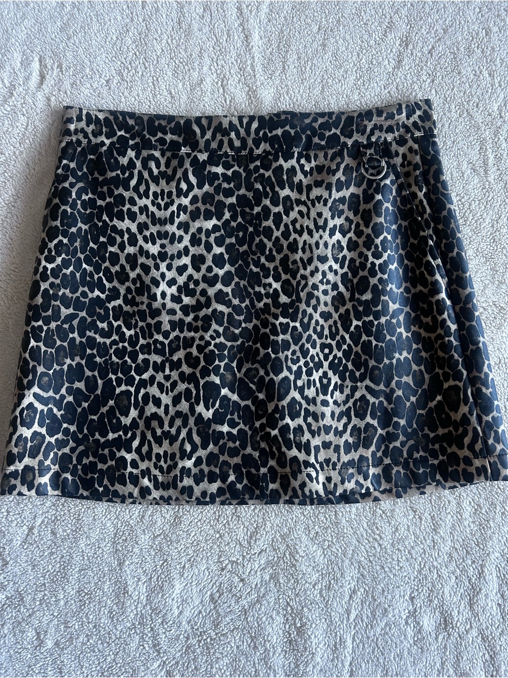 Forever 21 Black and Cream Leopard Print Mini Skirt